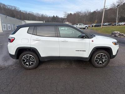 Used 2025 Jeep Compass - photo 1