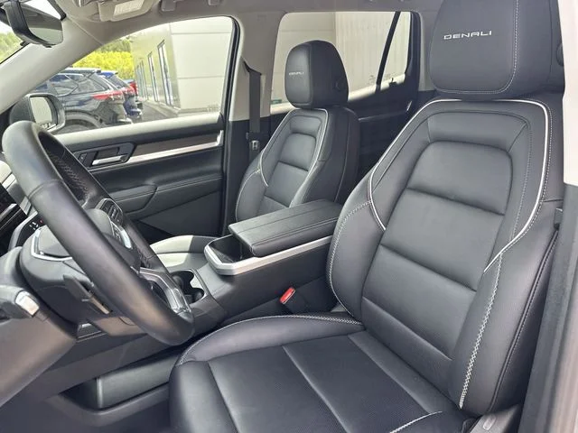 Used 2026 GMC Terrain - photo 2