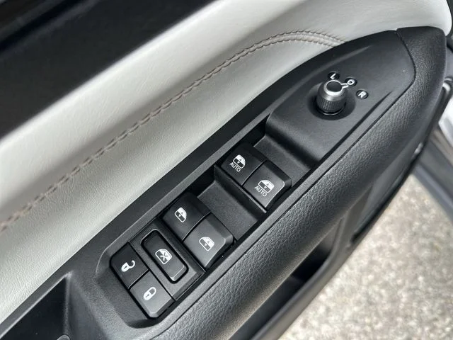 Used 2024 Jeep Compass - photo 18