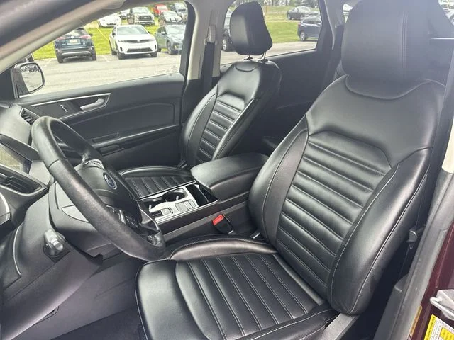 Used 2020 Ford Edge - photo 2