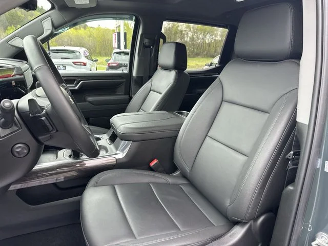 Used 2025 Chevrolet Silverado 1500 - photo 16