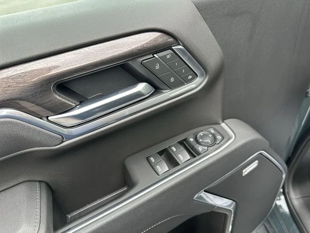 Used 2025 Chevrolet Silverado 1500 - photo 18