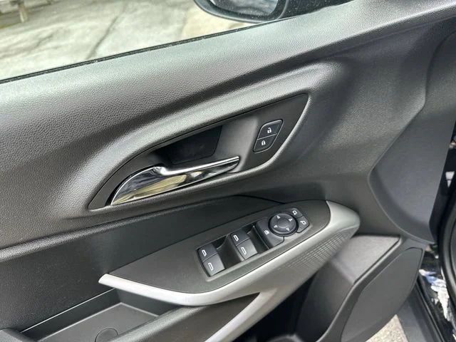 Used 2024 Chevrolet Trax - photo 6
