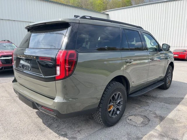 Used 2025 Ford Expedition - photo 6