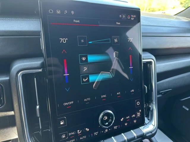 Used 2025 GMC Yukon XL - photo 19