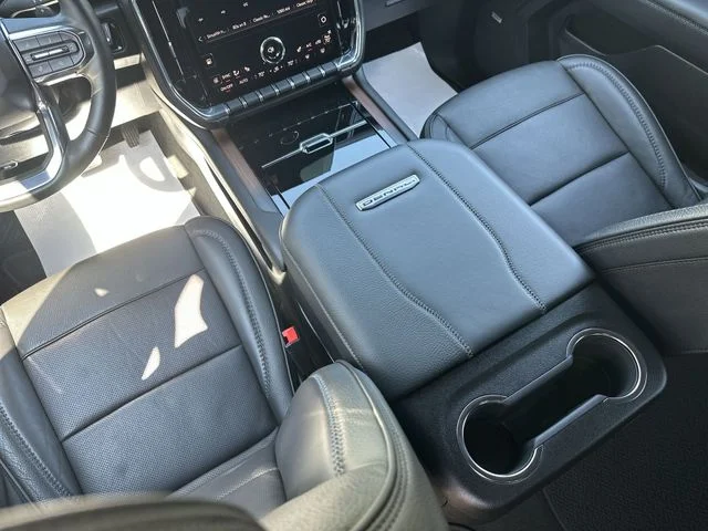 Used 2025 GMC Yukon XL - photo 24