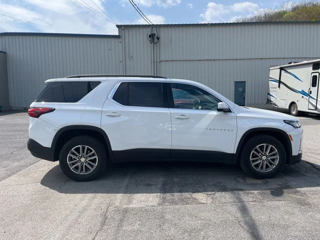 Used 2023 Chevrolet Traverse - photo 2