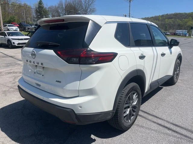 Used 2024 Nissan Rogue - photo 6