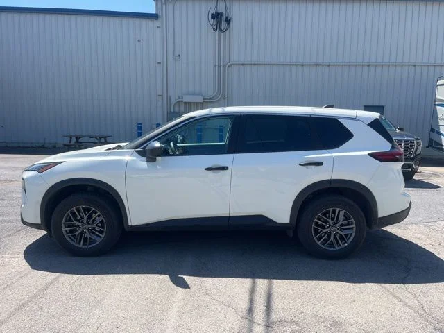 Used 2024 Nissan Rogue - photo 9