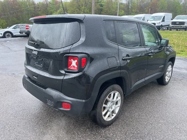 Used 2023 Jeep Renegade - photo 6