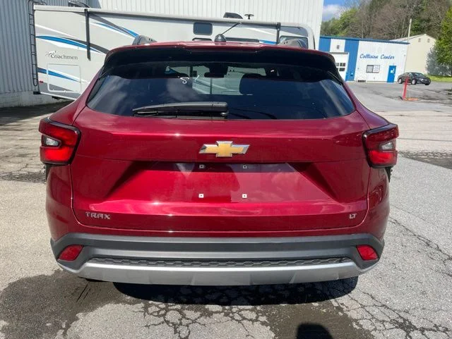 Used 2025 Chevrolet Trax - photo 8