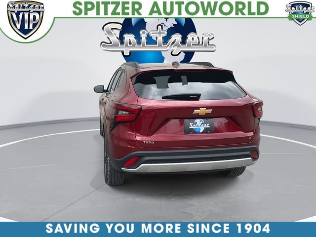 Used 2025 Chevrolet Trax - photo 9