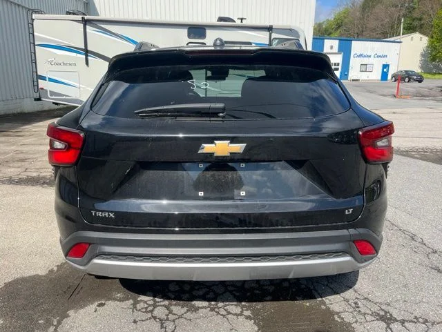 Used 2025 Chevrolet Trax - photo 8