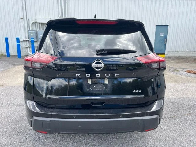Used 2025 Nissan Rogue - photo 8