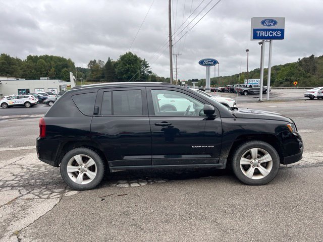 Used 2016 Jeep Compass - photo 2