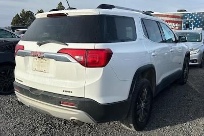 Used 2018 GMC Acadia - photo 1