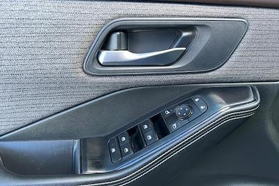 Used 2023 Nissan Rogue - photo 1