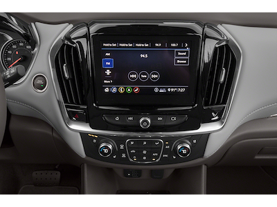 Used 2021 Chevrolet Traverse - photo 1