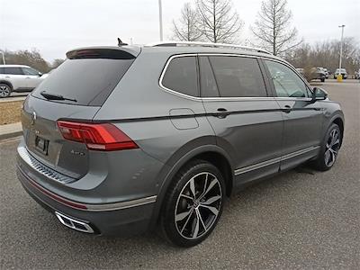 Used 2023 Volkswagen Tiguan - photo 1