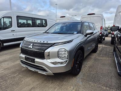 Used 2023 Mitsubishi Outlander - photo 1