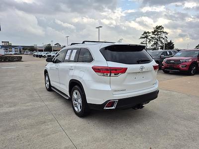 Used 2019 Toyota Highlander - photo 1