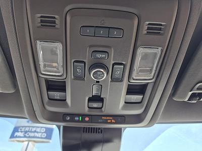 Used 2023 GMC Yukon XL - photo 1