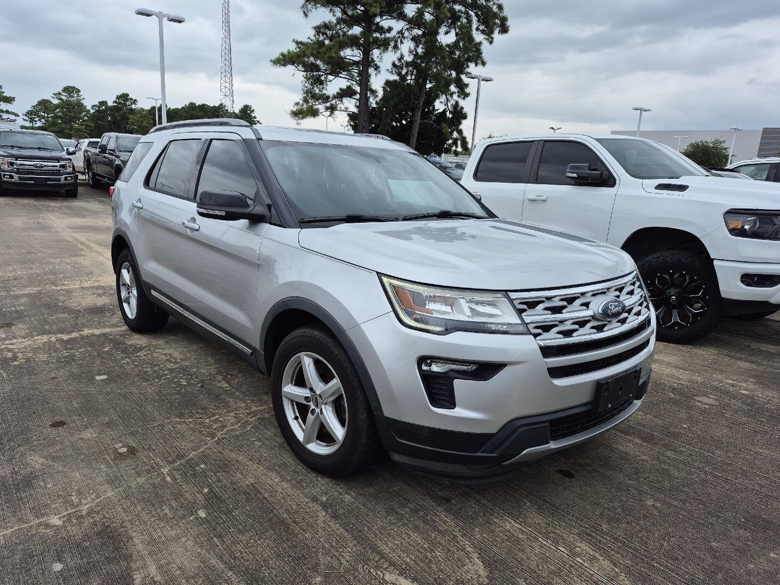 Used 2018 Ford Explorer - photo 2