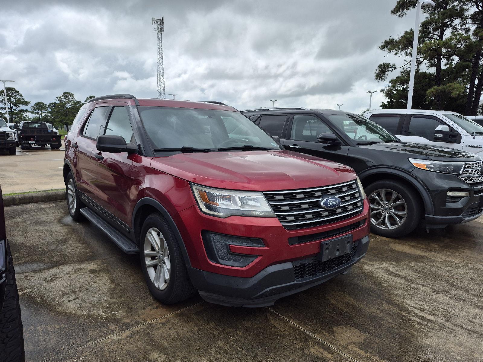 Used 2017 Ford Explorer - photo 2