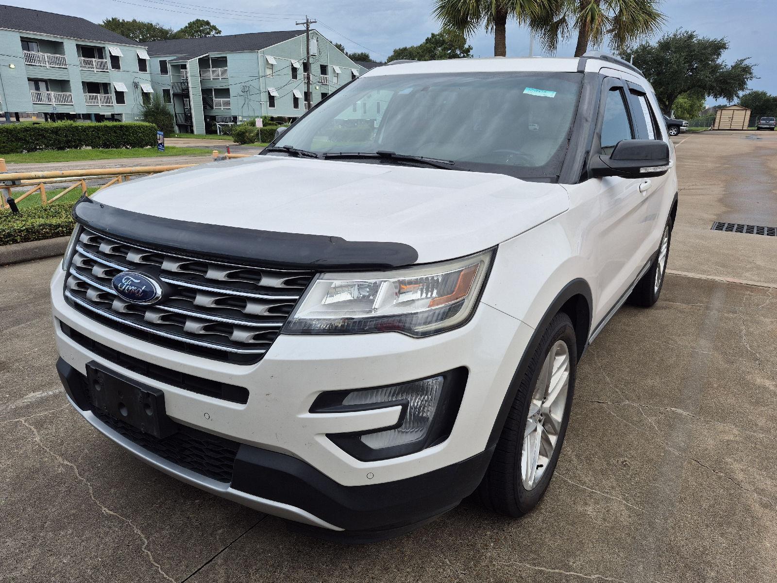 Used 2017 Ford Explorer - photo 2