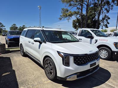 Used 2025 Kia Carnival - photo 1