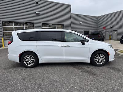 Used 2024 Chrysler Pacifica Touring L Minivan for sale #F165467 - photo 1