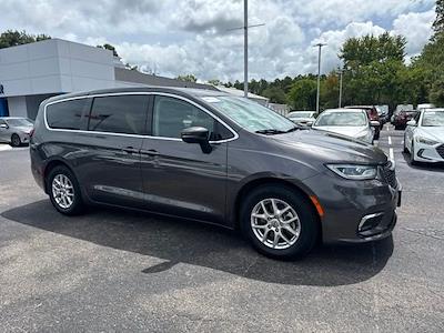 2023 Chrysler Pacifica FWD Minivan for sale #F586841 - photo 2