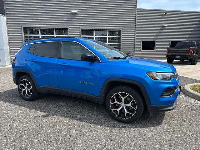 Used 2024 Jeep Compass - photo 1