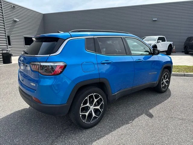 Used 2024 Jeep Compass - photo 5