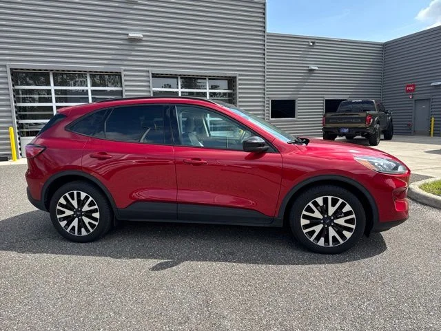 Used 2020 Ford Escape - photo 5