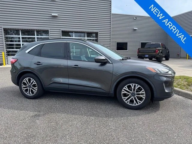 Used 2020 Ford Escape - photo 2