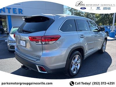 Used 2017 Toyota Highlander - photo 1