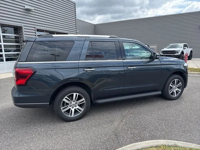 Used 2024 Ford Expedition - photo 6