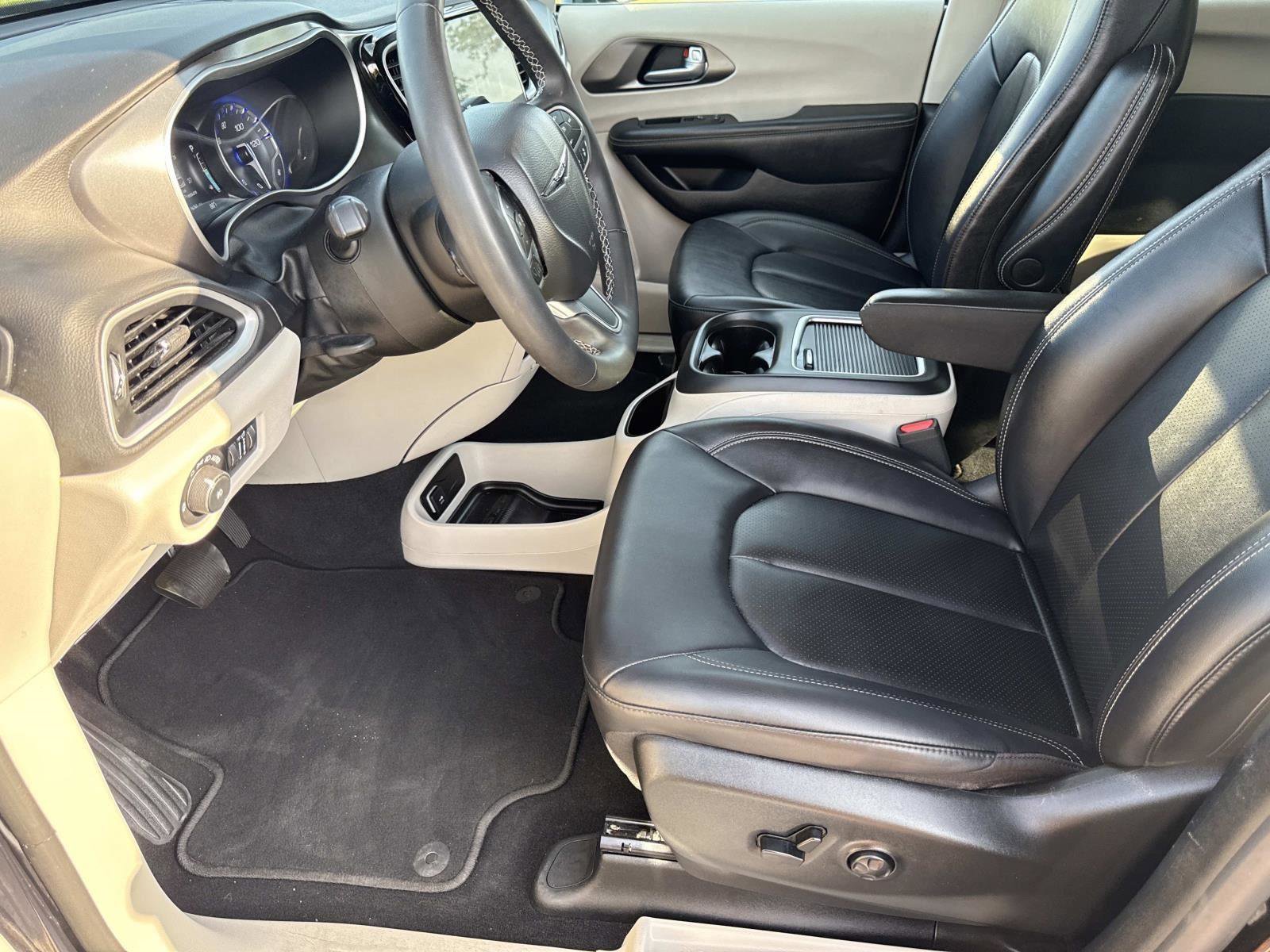 Used 2024 Chrysler Pacifica - photo 14