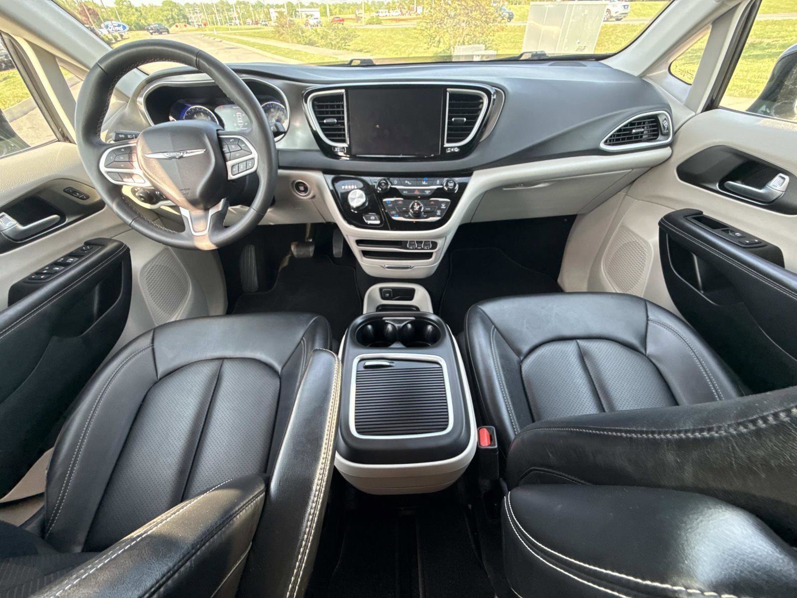 Used 2024 Chrysler Pacifica - photo 15