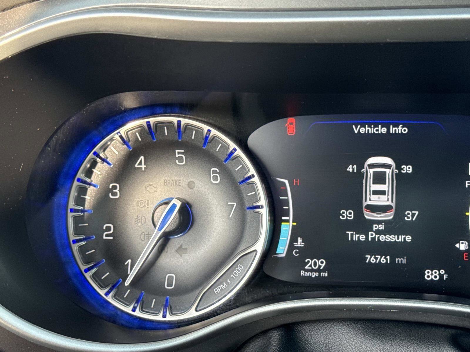Used 2024 Chrysler Pacifica - photo 23