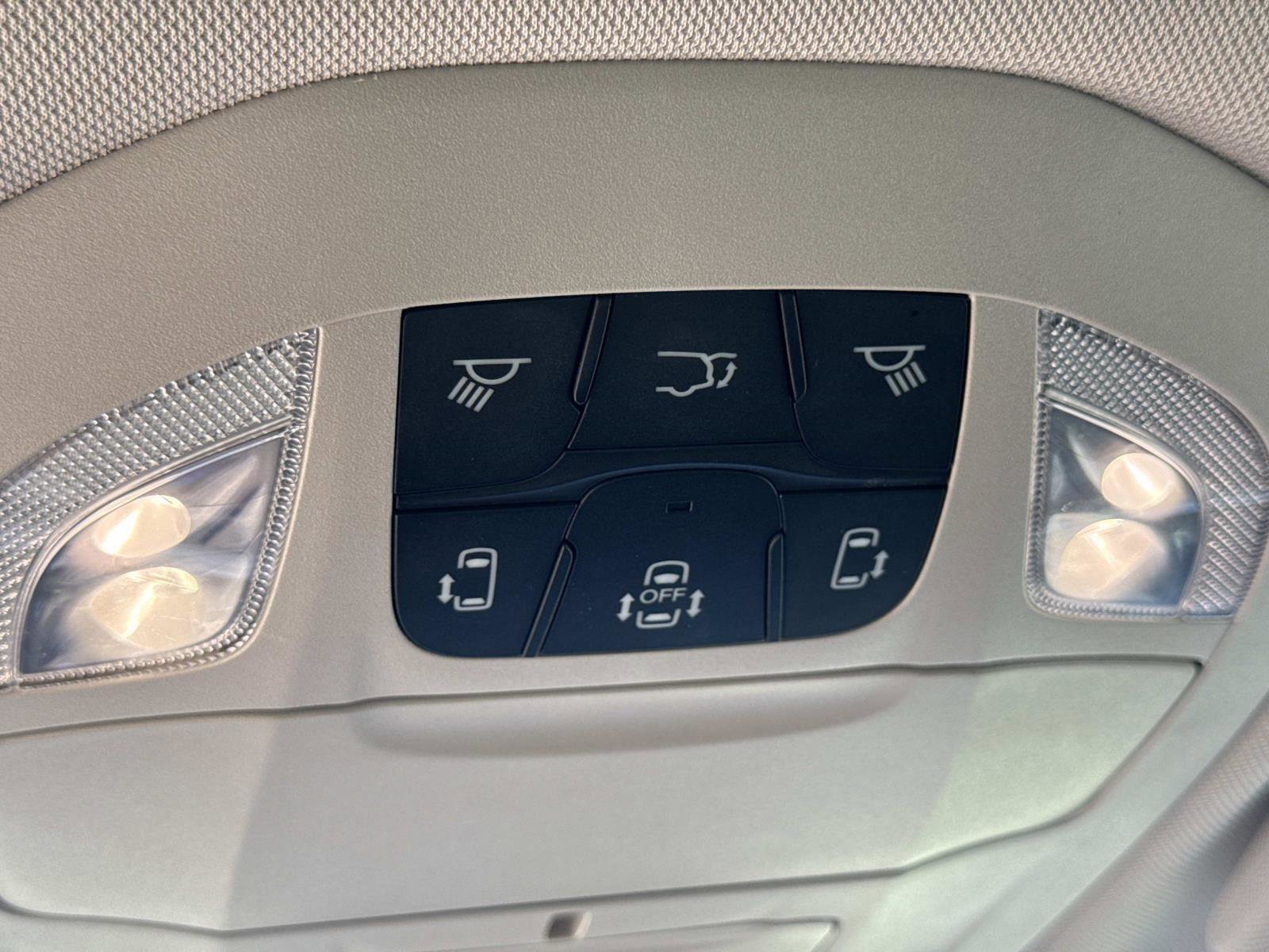 Used 2024 Chrysler Pacifica - photo 25