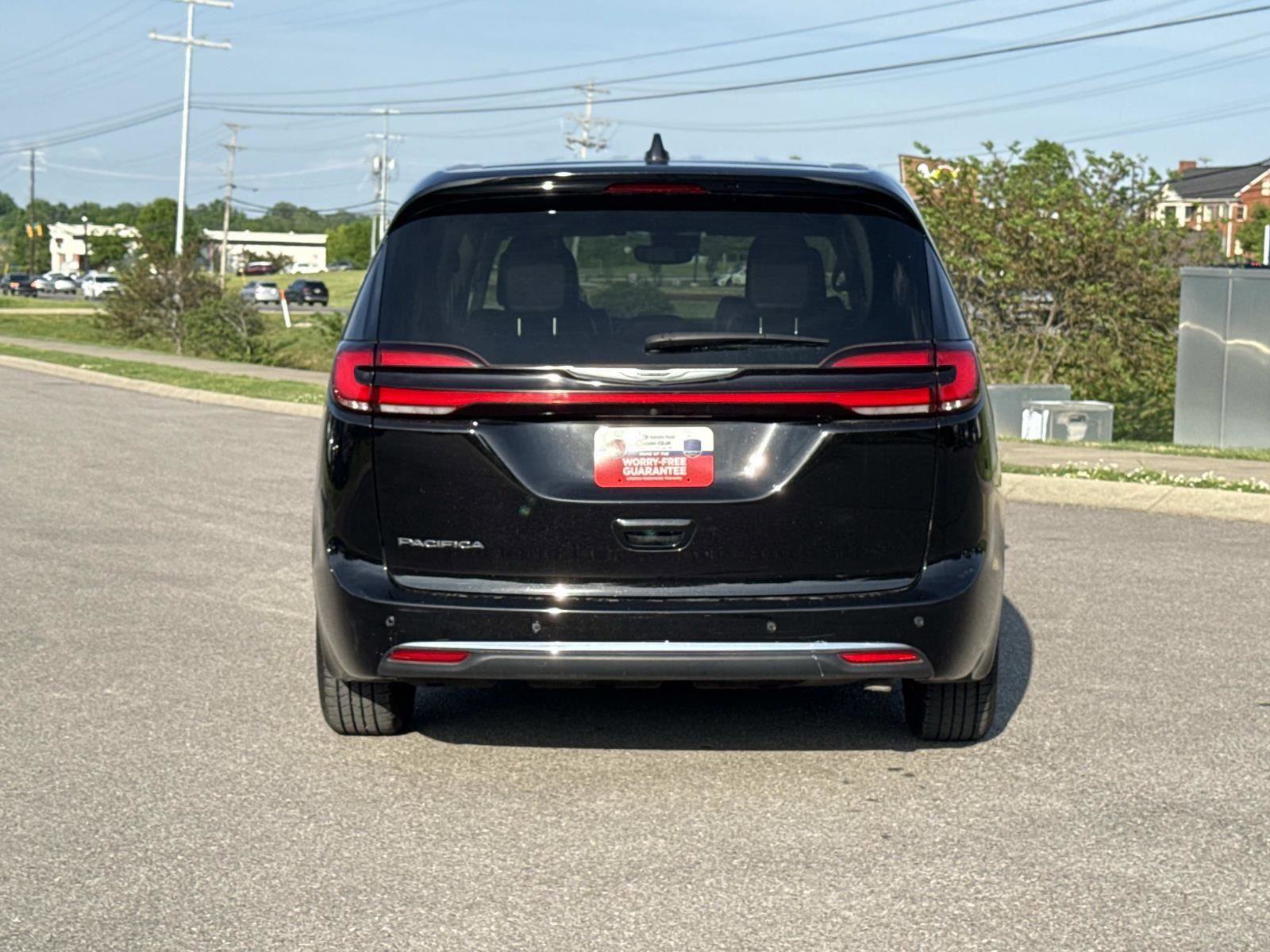 Used 2024 Chrysler Pacifica - photo 5