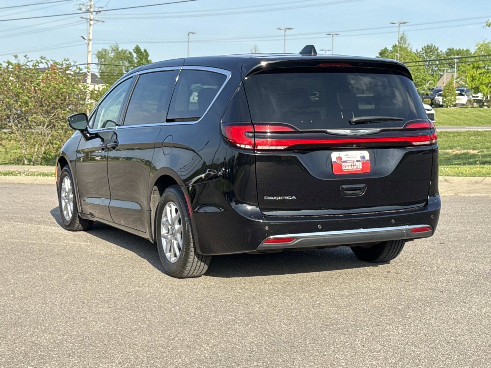 Used 2024 Chrysler Pacifica - photo 8