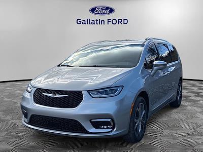 Used 2024 Chrysler Pacifica - photo 1