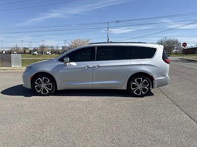 Used 2024 Chrysler Pacifica - photo 1
