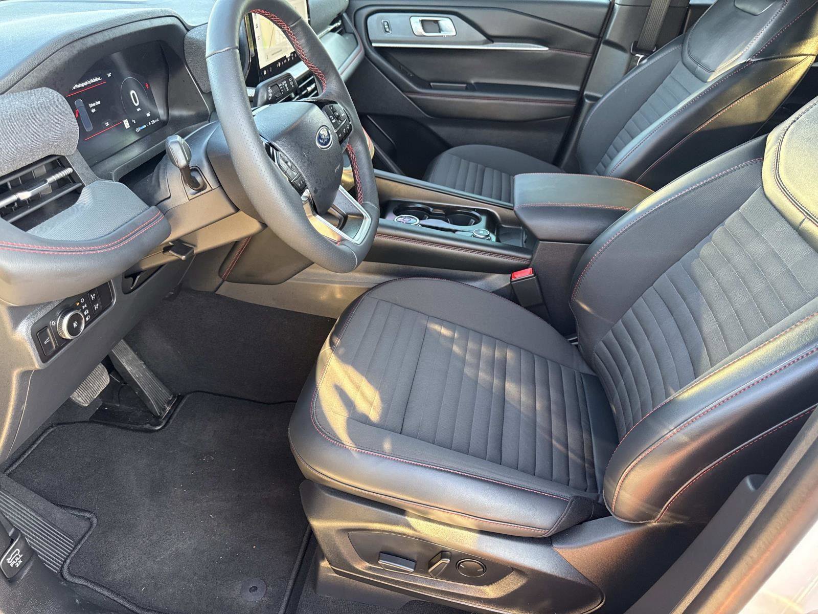 Used 2026 Ford Explorer - photo 16