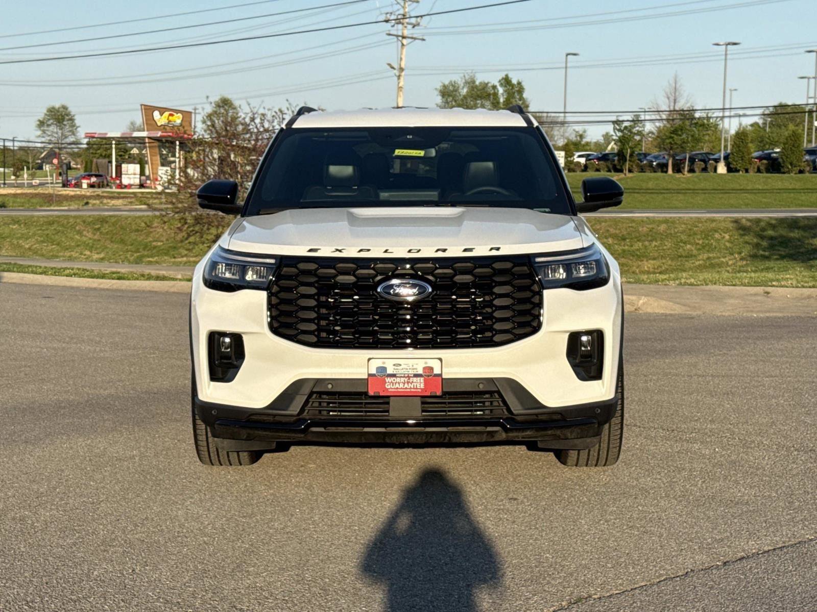 Used 2026 Ford Explorer - photo 2