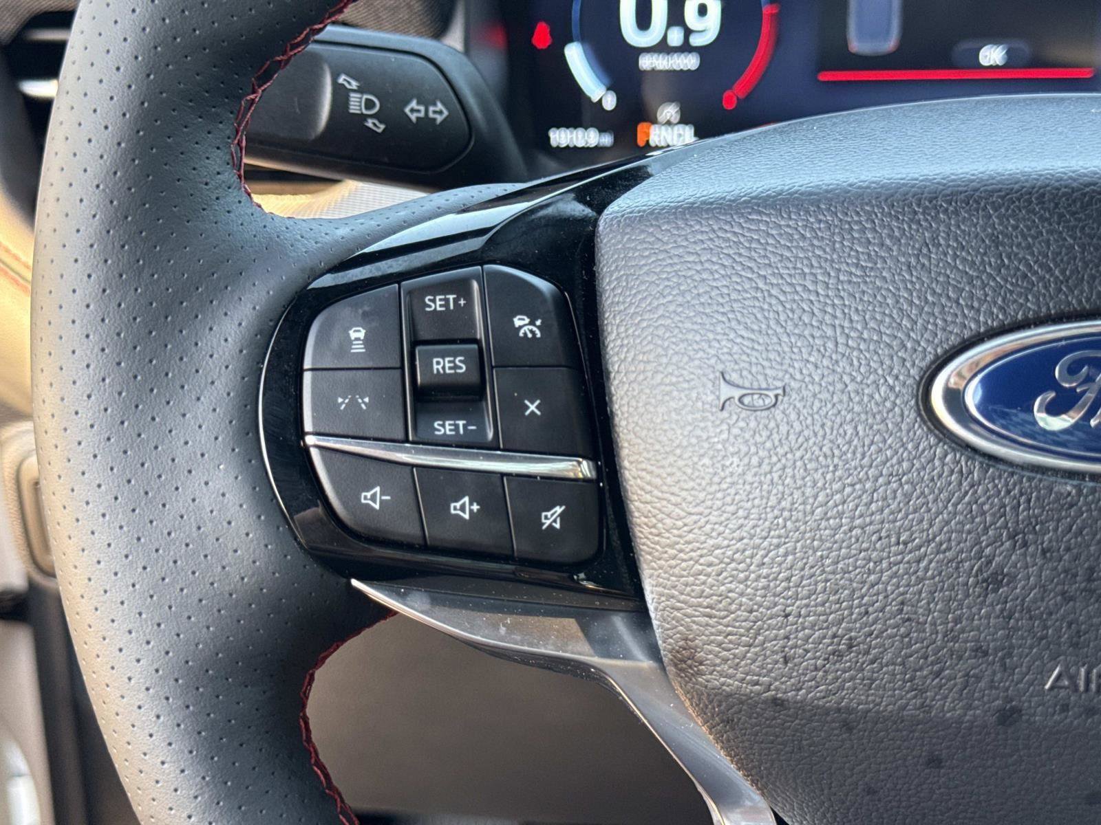 Used 2026 Ford Explorer - photo 23