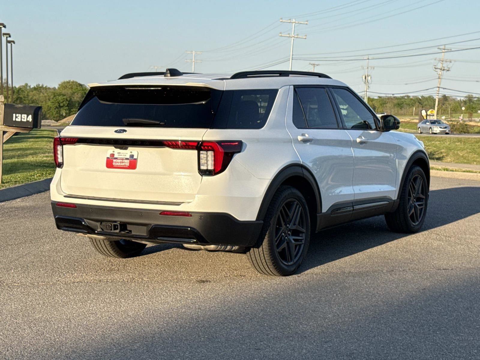 Used 2026 Ford Explorer - photo 7